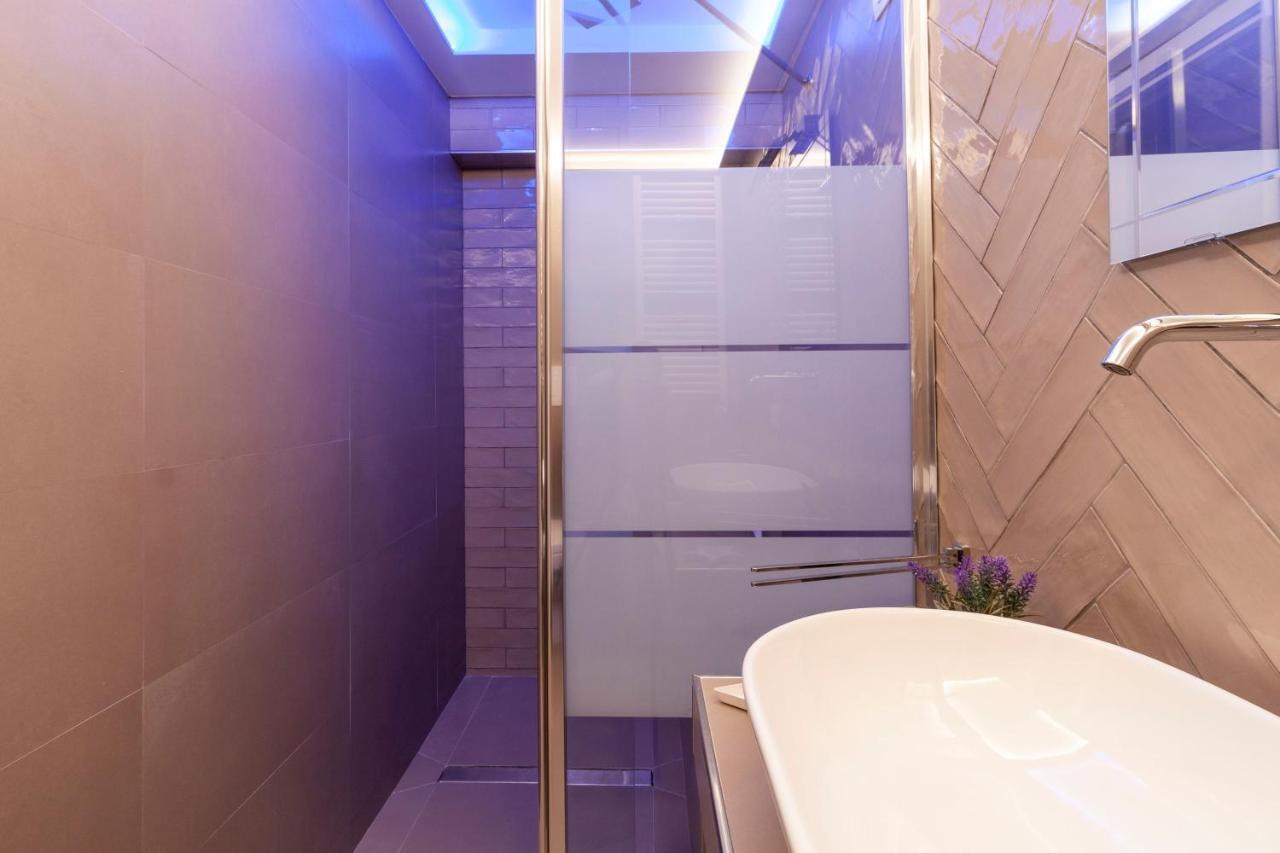 Dimorart Design Accomodations In Napoli Exterior photo